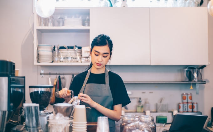 キャリカレは3つの学びを網羅コーヒー＆紅茶の淹れ方や基礎知識だけでなく開業ノウハウまで学べます。