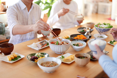 食卓の画像