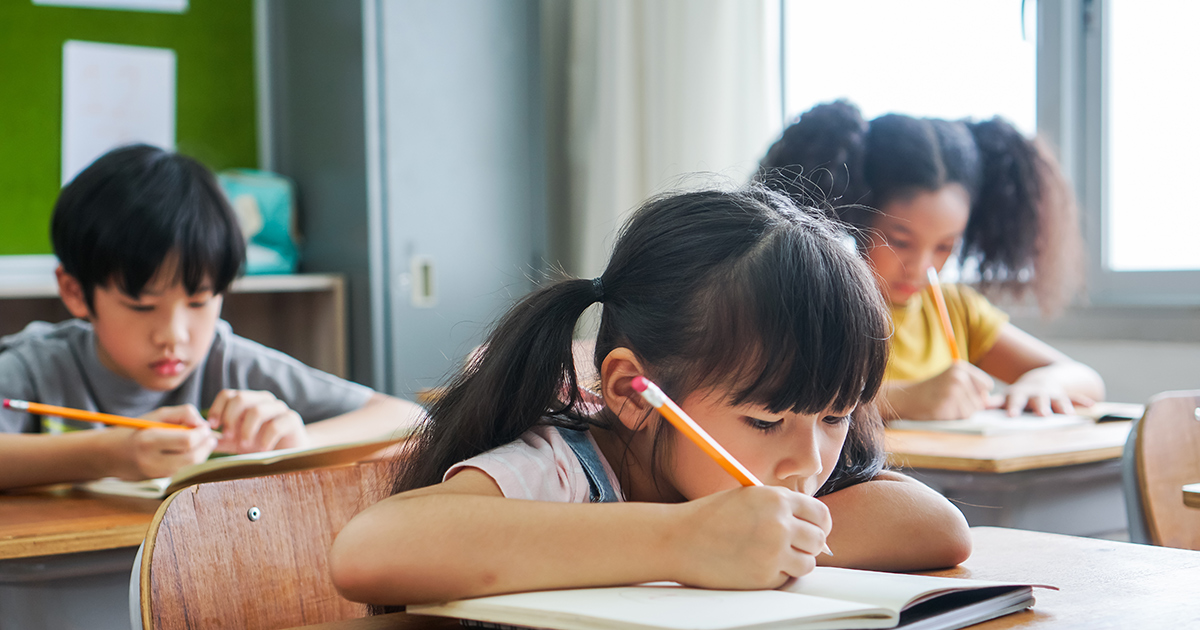 学校 カウンセラー なるには