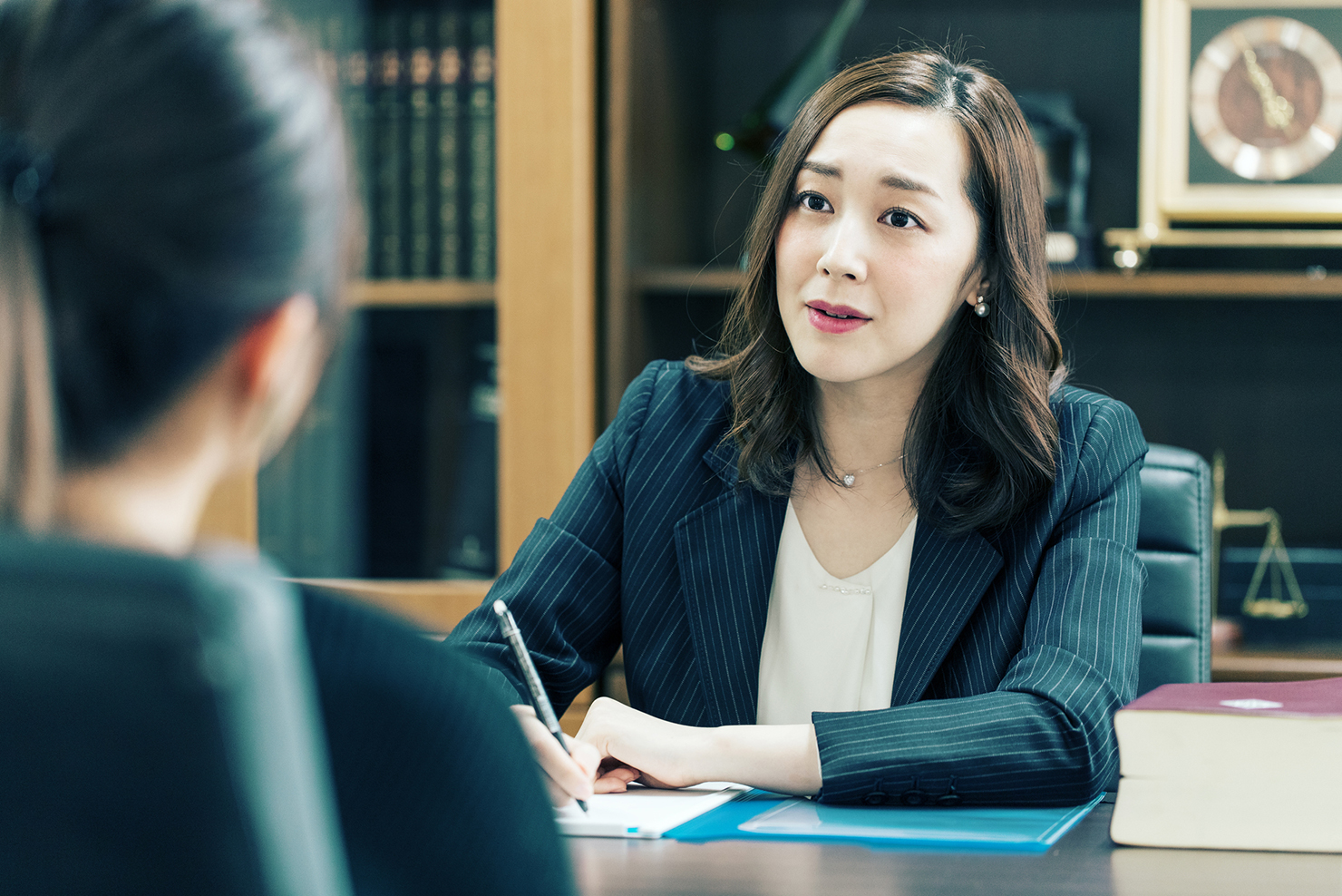 行政書士試験の対策として選ぶ参考書の種類・勉強の進め方を徹底紹介！