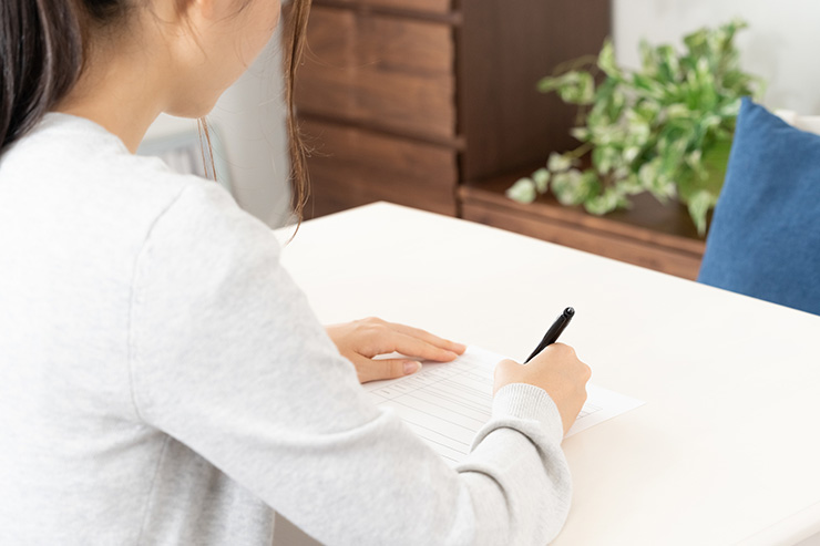 ケアマネジャーになるには最短何年かかる？